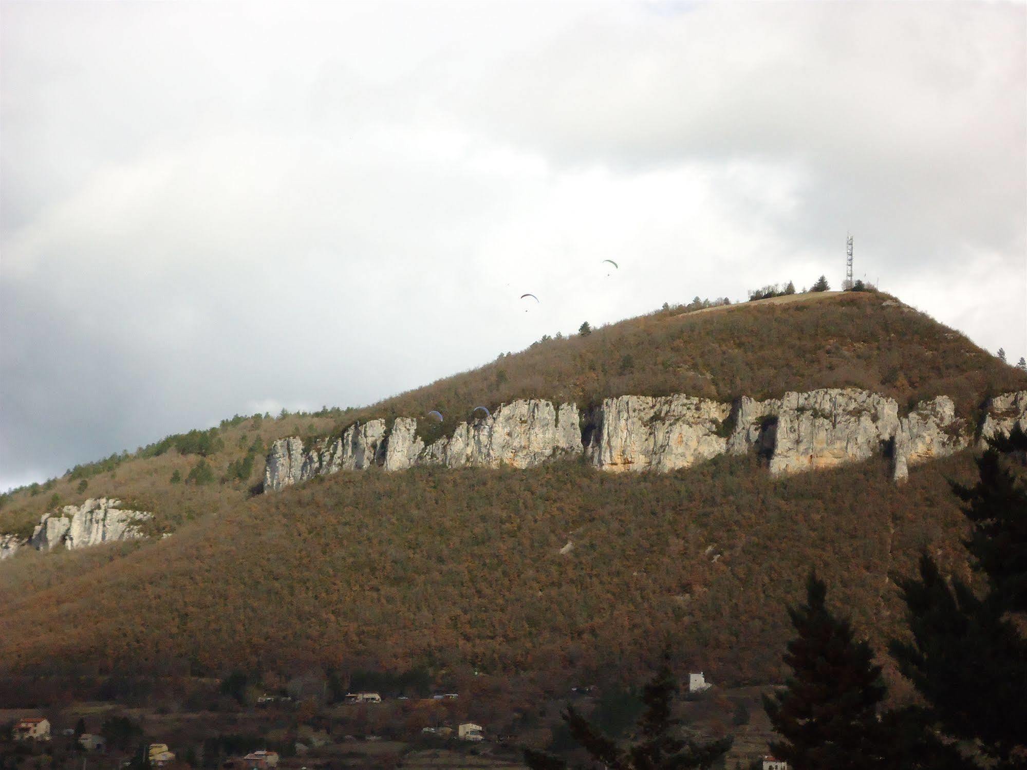 Hotel Des Voyageurs Millau Luaran gambar